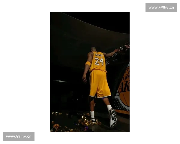 重温科比传奇之夜全场火力全开的81分震撼表现解析全景回顾盛况 重温科比传奇之夜全场火力全开的81分震撼表现解析全景回顾盛况